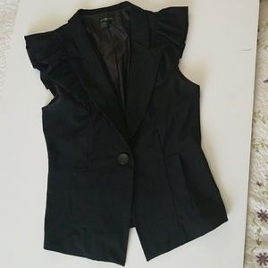 ❌️SOLD ❌️ F21 Black Vest w/ Ruffles